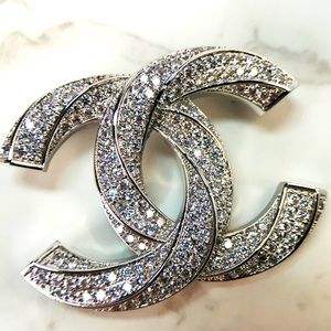 Large Chanel Jumbo Brooch Spectacular!